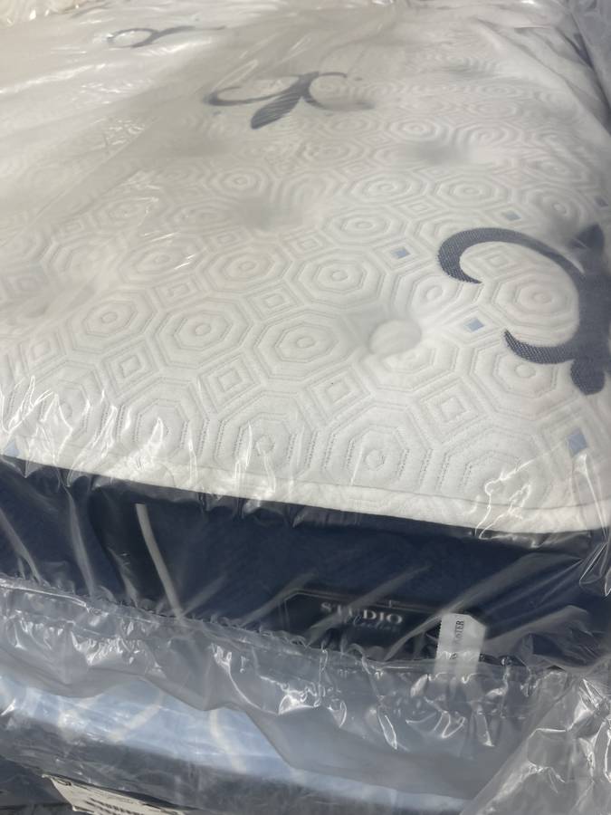 Stearns and Foster Studio Medium Full Size Mattress
