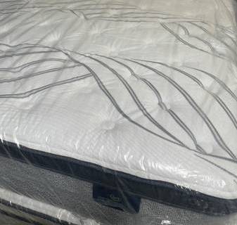 Serta Perfect Sleeper Plush Pillow Top King Mattress