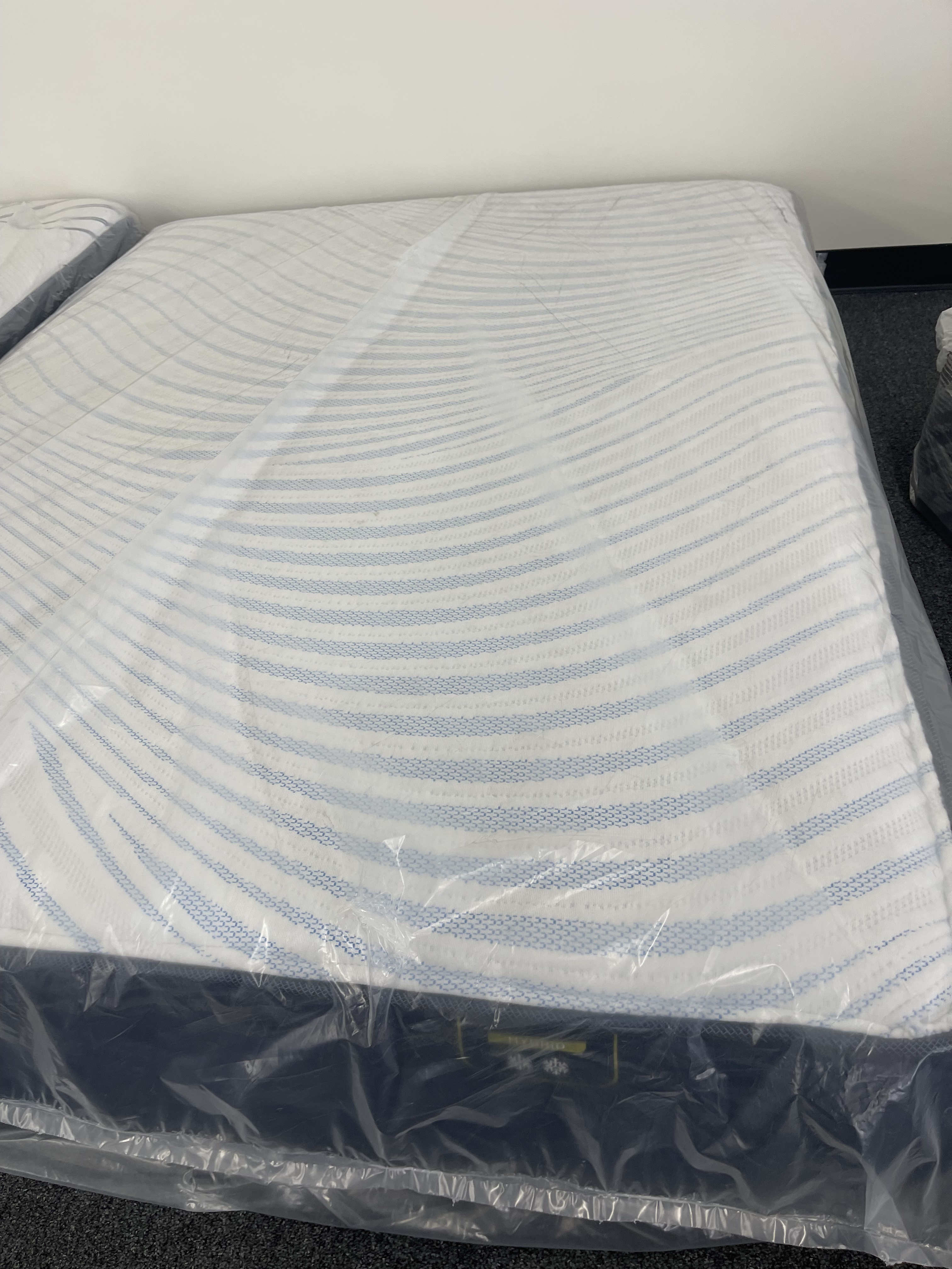 Serta icomfort eco Hybrid Queen Mattress